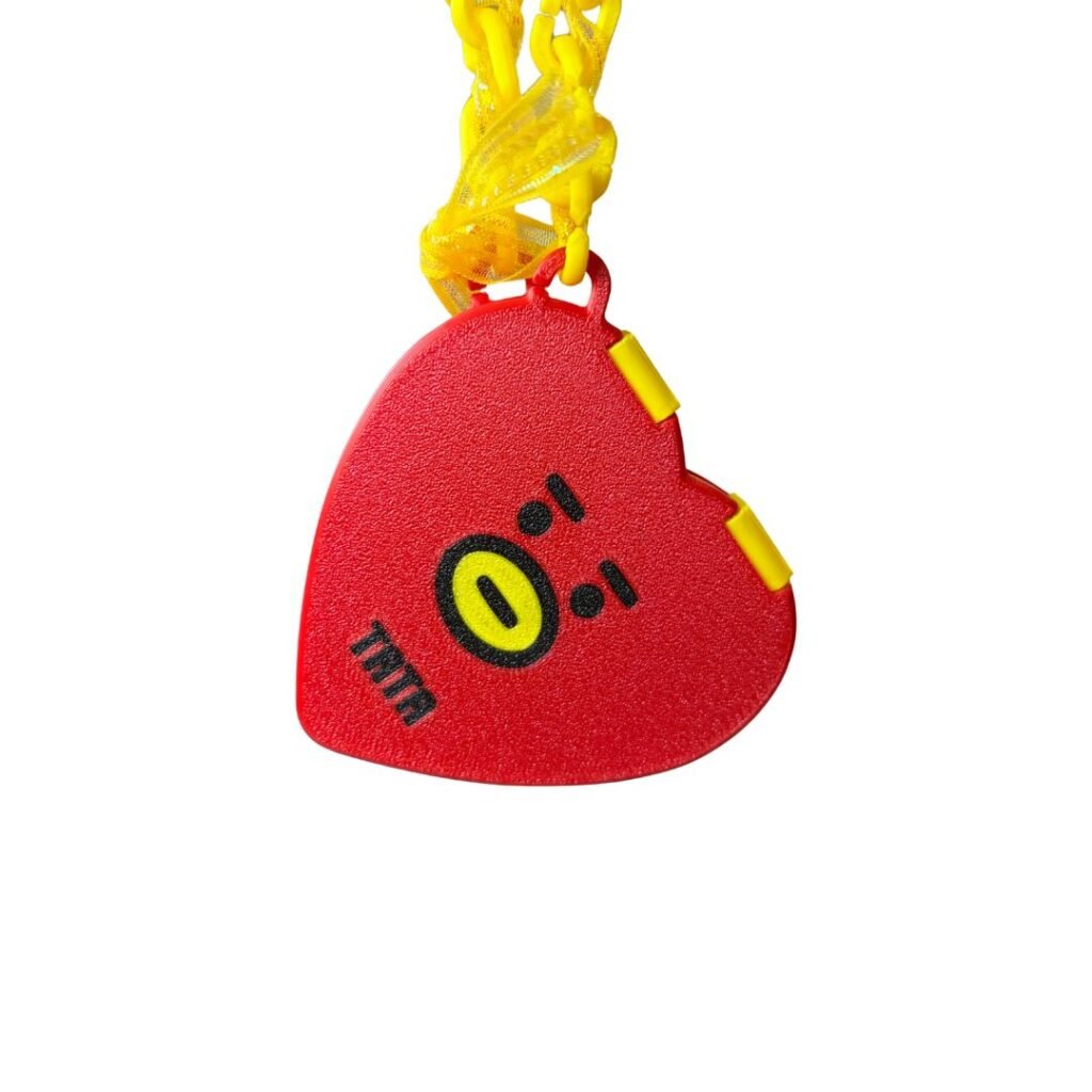 Espejo de TATA en forma de corazón